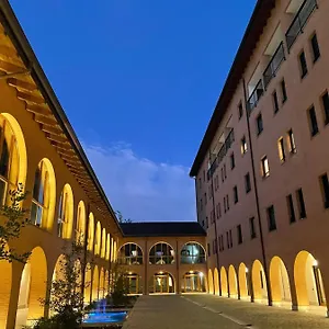  Hostal Corte Milano Italia
